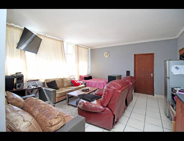 2 BEDROOM APARTMENT FOR SALE IN FERNDALE